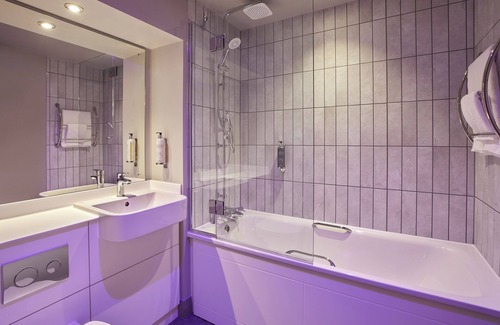 Oban Hotel | Premier Inn London Stansted Airport
