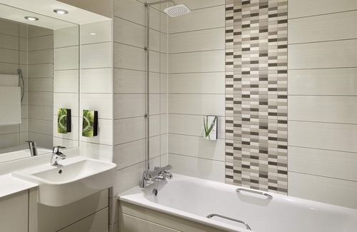 Kenton Hotel | Premier Inn London Harrow