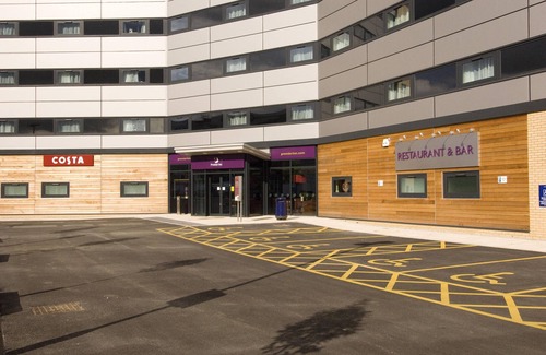Broadheath Hotel | Premier Inn Manchester Airport - M56/J6 Runger Lane North