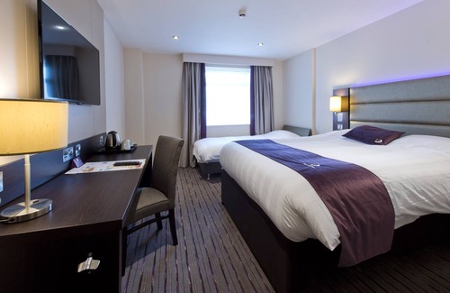 Newbury Hotel | Premier Inn Newbury TC - London Road
