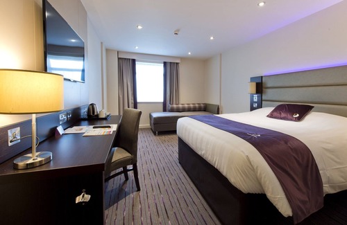 Newbury Hotel | Premier Inn Newbury TC - London Road
