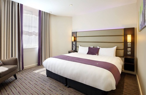 Reading Hotel | Premier Inn Reading Gateway