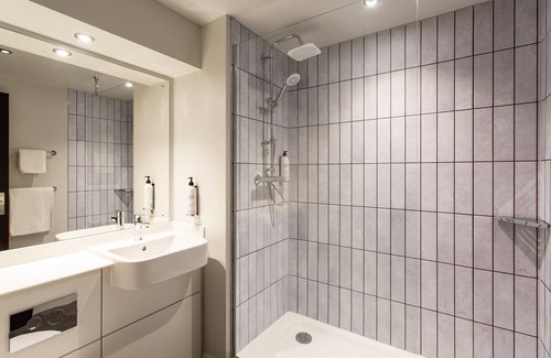Solihull Hotel | Premier Inn Solihull Town Centre