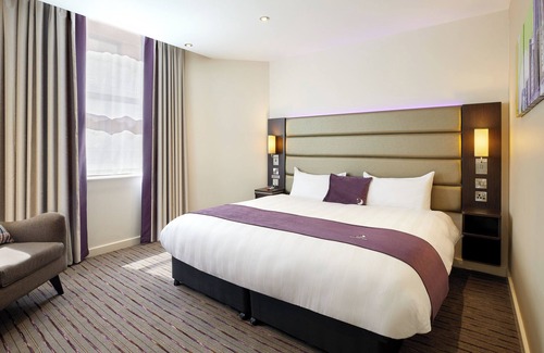 Southend-on-Sea Hotel | Premier Inn Southend Airport