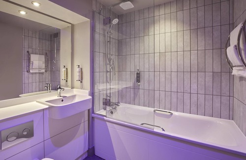 Eastleigh Hotel | Premier Inn Southampton - Eastleigh