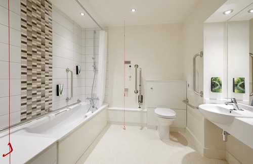 Eaton Socon Hotel | Premier Inn St. Neots - Colmworth Park