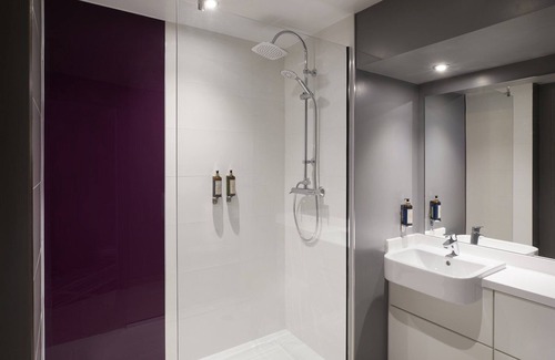 Warwick Hotel | Premier Inn Warwick