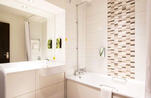 Worthing Hotel | Premier Inn Worthing Seafront