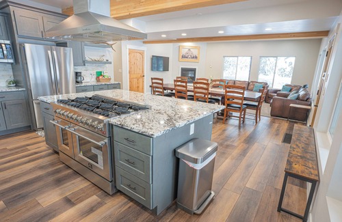 Island Park Cabin | Premier Island Park Retreat - 6 BR, Climbing Wall, Game Room, Sleeps 15, Garage