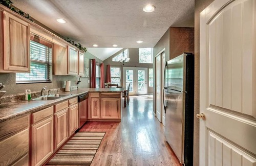 Lakeside Estates House | Premier Lakefront Rental-Behind Cedar Creek Jumping Bridge-Minimal Steps to Lake