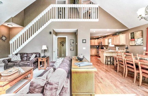 Lakeside Estates House | Premier Lakefront Rental-Behind Cedar Creek Jumping Bridge-Minimal Steps to Lake