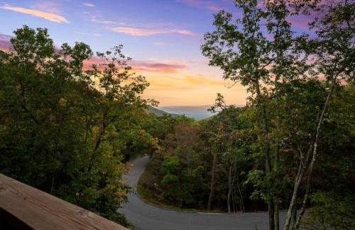 McGaheysville House | Premier Log Home Theater, Sauna Hot Tub