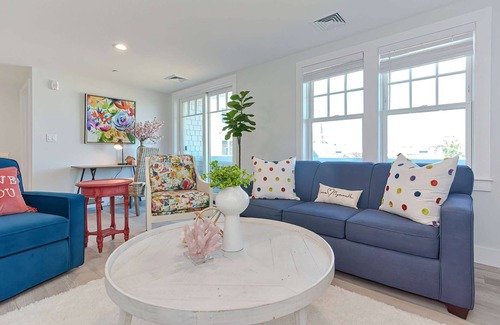 Plymouth Cultural District Apartment | Premier Ocean View Corner Condo (800SF)