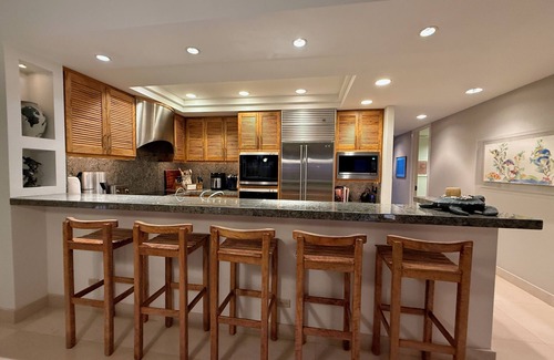 Kamuela Condo | Premier Oceanfront overlooking the most photographed golf hole in the world
