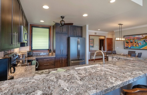 Wailua Condo | Premier Oceanfront Penthouse | Pool, Parking, No Fees