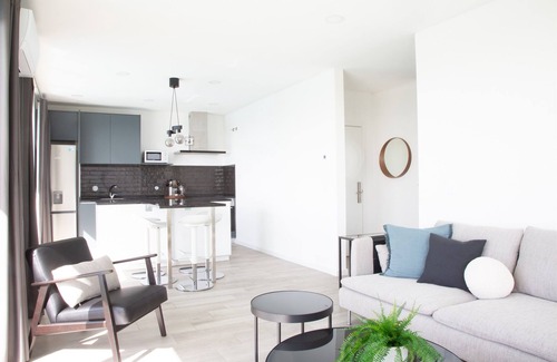 Ericeira Apartment | Premier Palaca: ground floor, walk to reserve, Riberira d'IIlas, town of Ribamar