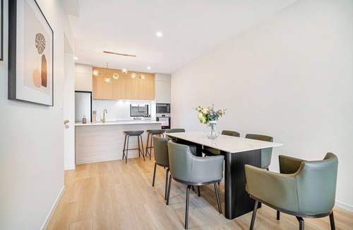 Auckland Central Business District House | Premier Parkview 3-Bedroom House with Garage Unit 33