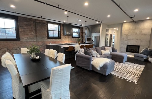 Lincoln Condo | Premier penthouse w Private Rooftop near Memorial Stadium & Pinnacle Arena!