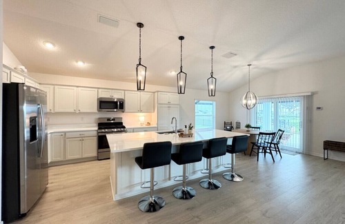 Sumter County House | Premier Poolside Eastport Paradise (Waters Edge) 🐶