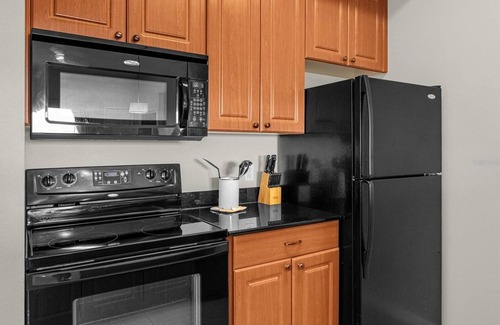 Florida Center Resort | Premier Resort Condos Near Universal
