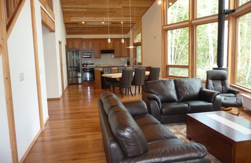 Niseko House | PREMIER RESORT HOME IN NISEKO VILLAGE/HIGASHIYAMA AREA