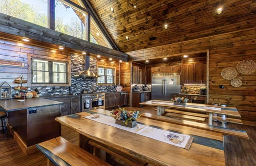 Gatlinburg Cabin | Premier Retreat! Special Discounts! Elevator!