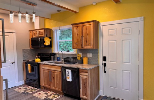 Maysville House | Premier RiverView Vacation Home, Maysville, KY