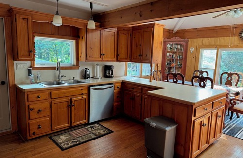 Cranesville House | Premier Sacandaga Lake Vacation Home.
