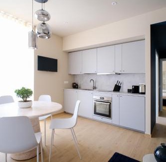 Tirano Apartment | Premier Stay The Garden - Bernina Experience