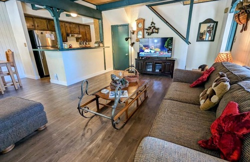 Big Bear Lake House | Premier Townhouse Just Steps from Snow Summit Mountain Resort!