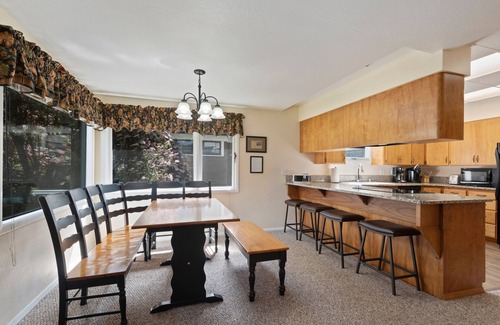Fort Grounds House | Premiere Beach House, Family Friendly, West Lakeshore Drive