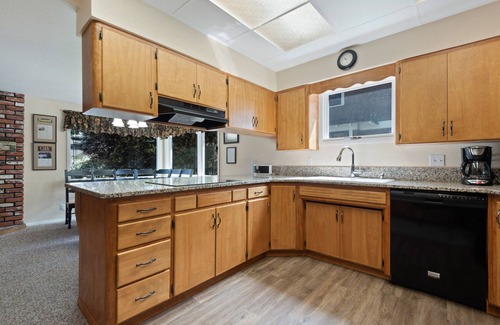 Fort Grounds House | Premiere Beach House, Family Friendly, West Lakeshore Drive