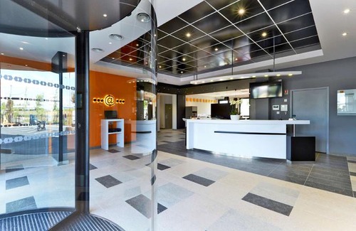 Porte Des Alpes - Mi Plaine - Manissieux Hotel | Premiere Classe Lyon - Saint Priest Eurexpo