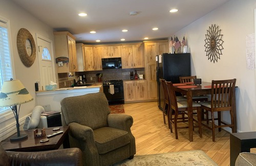 Peninsula Village Cabin | Premiere Family-Friendly Lakeside Cabin, Beautiful Views, Free Dock & Boat Slip