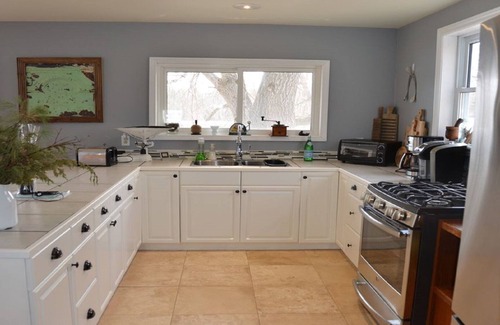 Frontenac Cottage | Premiere Kingsford Lake Cottage
