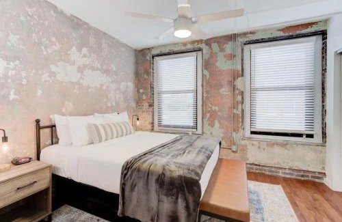 South Main Historic District Apartment | Premiere Location - Historic w Modern Amenities!