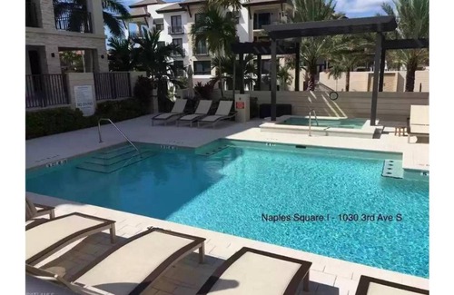 Redevelopment Area Condo | Premiere Old Naples location