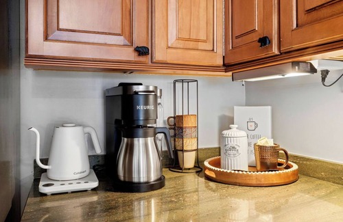 Wintergreen Condo | Premiere Two bedroom getaway Slope Side Wintergreen Resort Condo