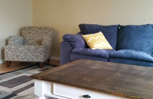 Roselawn Finance House | PremierStay Charming 3-bedroom house in Kenwood