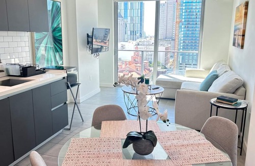 Downtown Miami Condo | Premium 1BR Apartment | Skyline Views | Gym + Pool | Professionally Managed