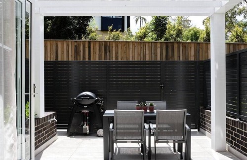 Pymble House | Premium 3 Bed Family Townhouse | Parking | BBQ area