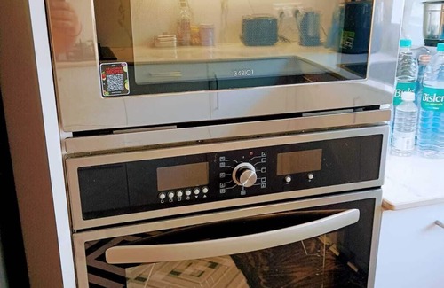 Hauz Khas Apartment | Premium 3-bedroom apartment with Air purifiers, AC, WiFi in Green Park Delhi