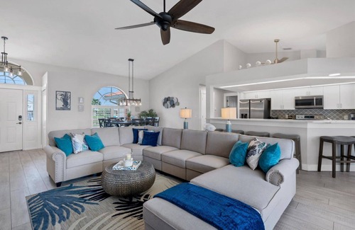 Charlotte Park House | 🥇 Premium 3bd villa with SAILBOAT access (CH1043)