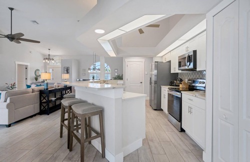 Charlotte Park House | 🥇 Premium 3bd villa with SAILBOAT access (CH1043)