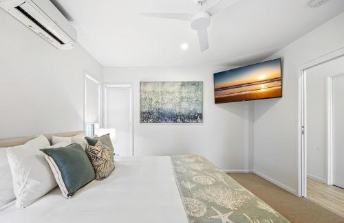 Peregian Beach House | Premium 4-Bed Coastal Escape with BBQ and Pool