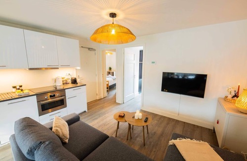 Stratum Apartment | Premium 70m2 Two-Bedroom Apartment - SD23H