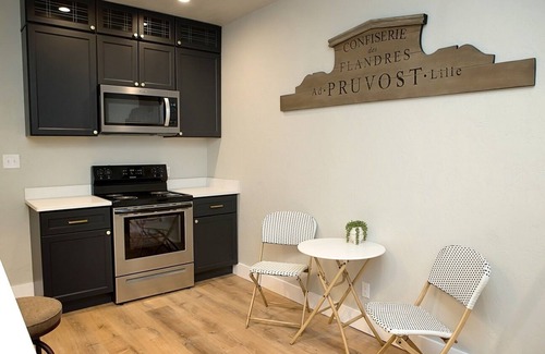 Greensburg Apartment | Premium accommodations for up to 4 people in the heart of Downtown Greensburg