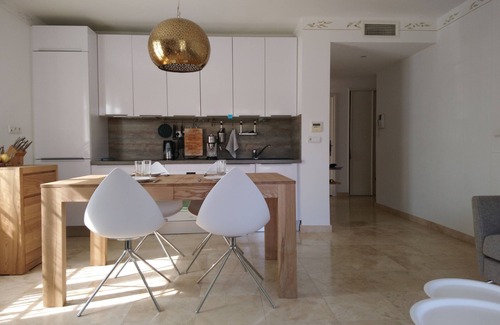 La Croix-Valmer Apartment | Premium air conditioned 2 bedroom apartment in secure residence with swimming pool