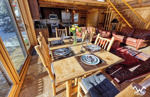 Gallatin Gateway Cabin | Premium and Luxury Comforts Surrounded by Unbeatable Scenery!
