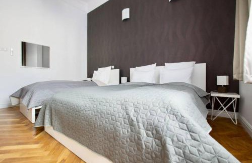 Inner City Budapest Apartment | Premium Apartment by Hi5-Vaci str. 3 bedroom (218)